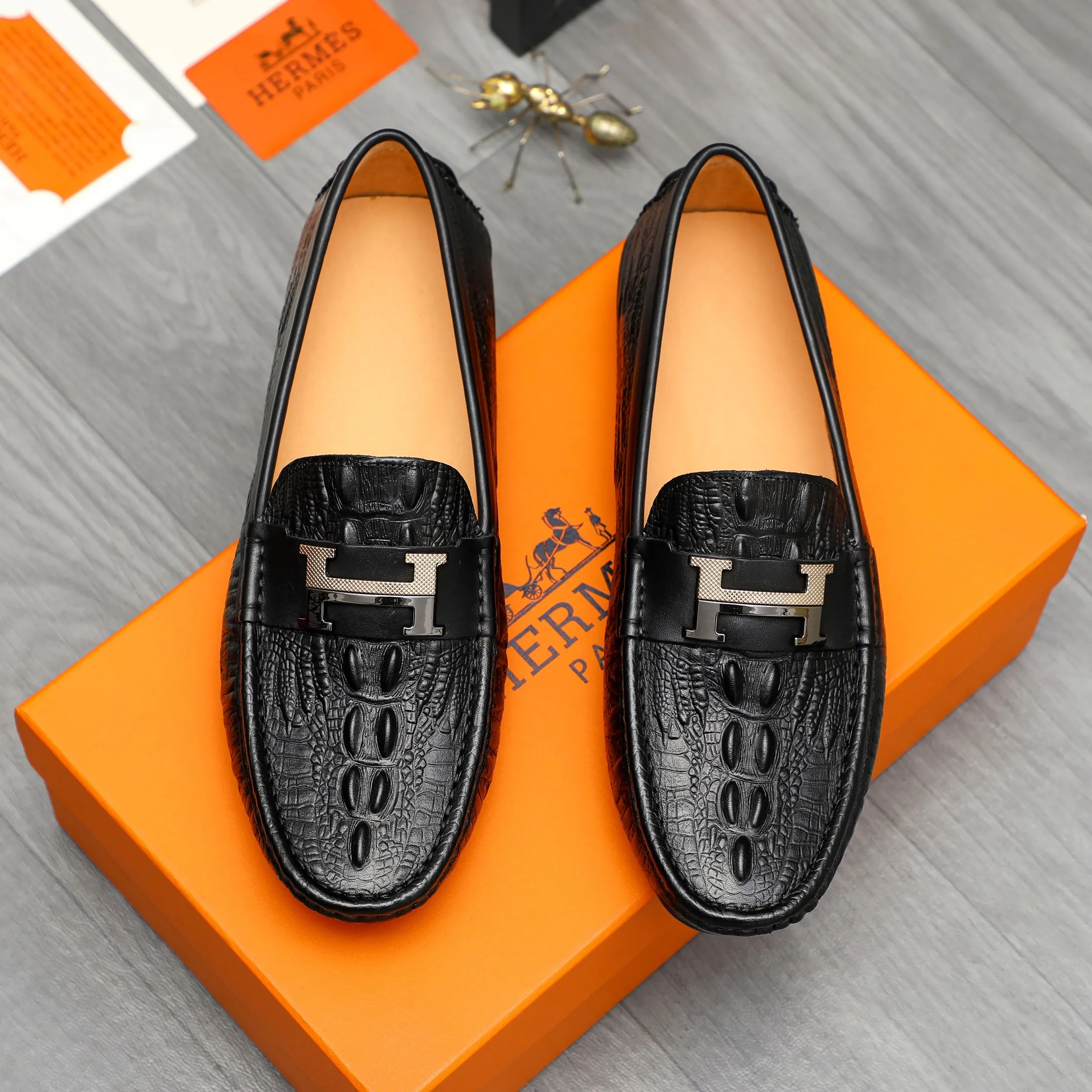 Men's shoes 💰380 Product trademark: HERMES "Hermès" casual slip-on shoes Regular size: 38-45 (45 is custom-made and non-returnable) Product materials: Selected embossed cowhide upper, pigskin lining, rubber outsole
